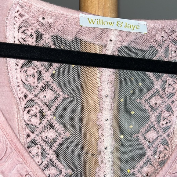 ๐Willow & Jaye M beautiful boutique brand with lace/pearl trim.So soft and flowy - Picture 6 of 6